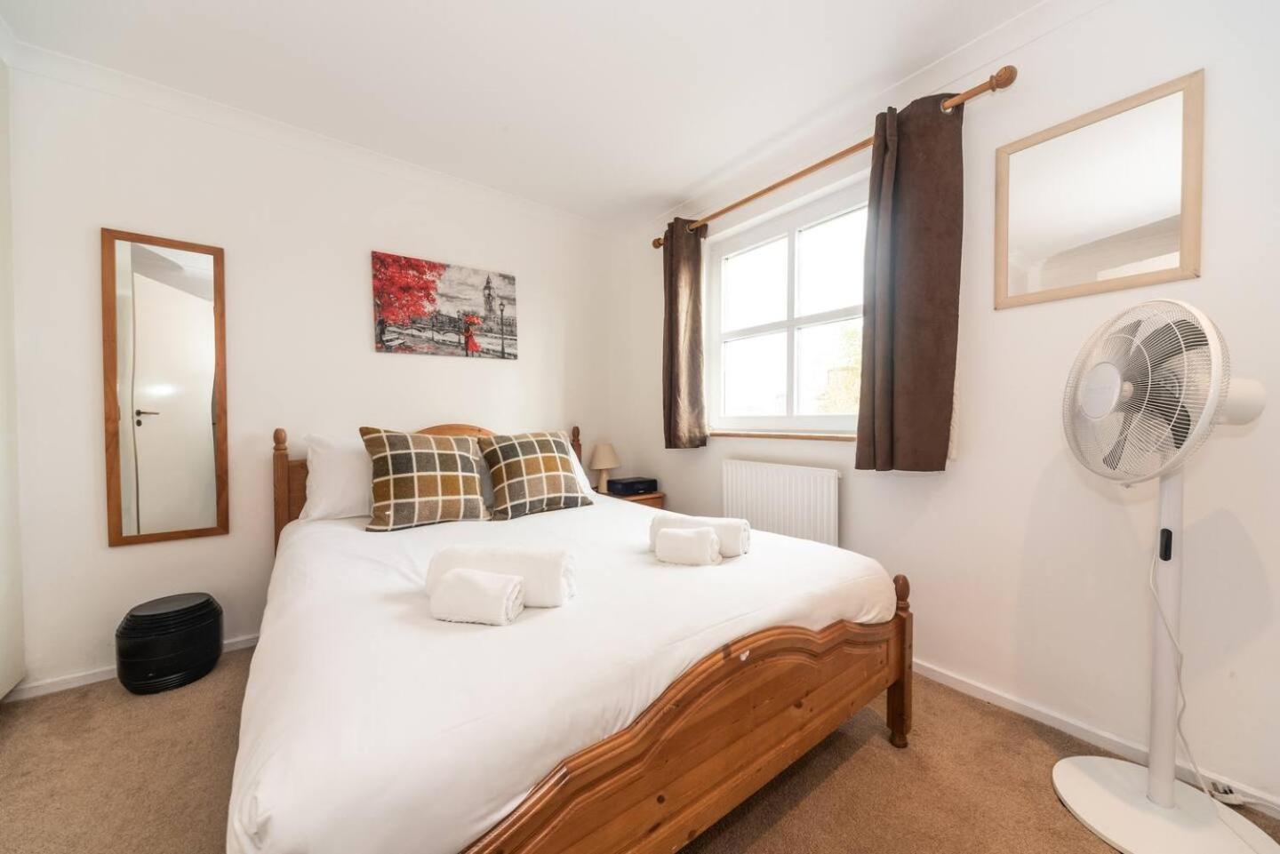 Sunny Maisonette With Views Over Canary Wharf, Londra Dış mekan fotoğraf