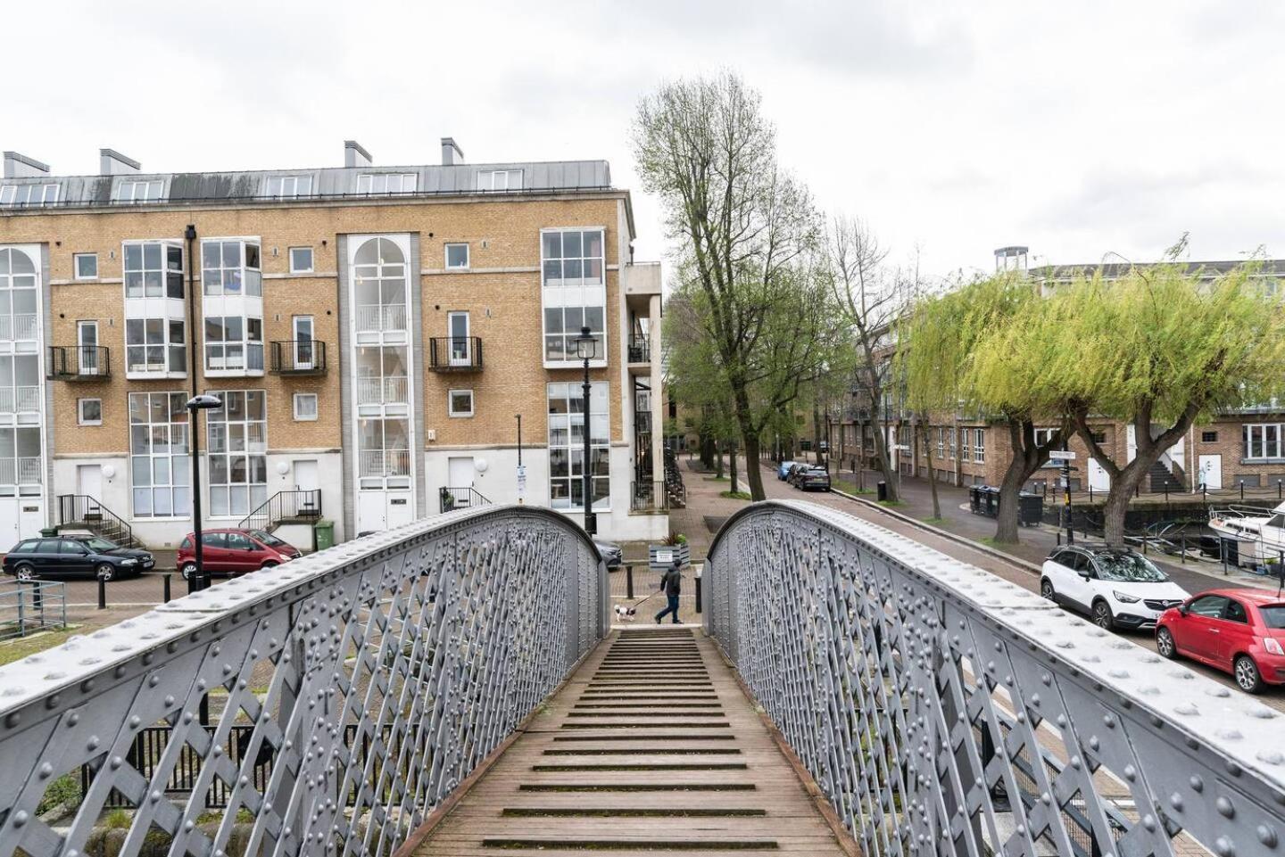 Sunny Maisonette With Views Over Canary Wharf, Londra Dış mekan fotoğraf